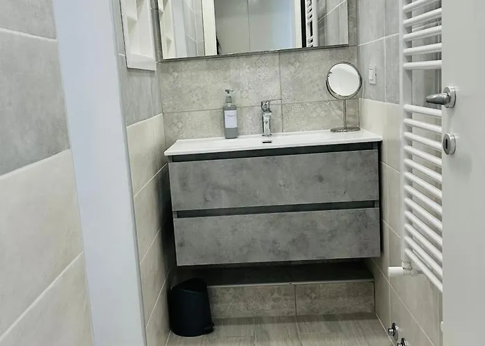 Enzo House Apartment *