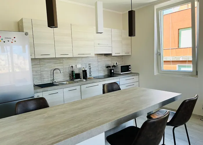 Enzo House Apartment *
